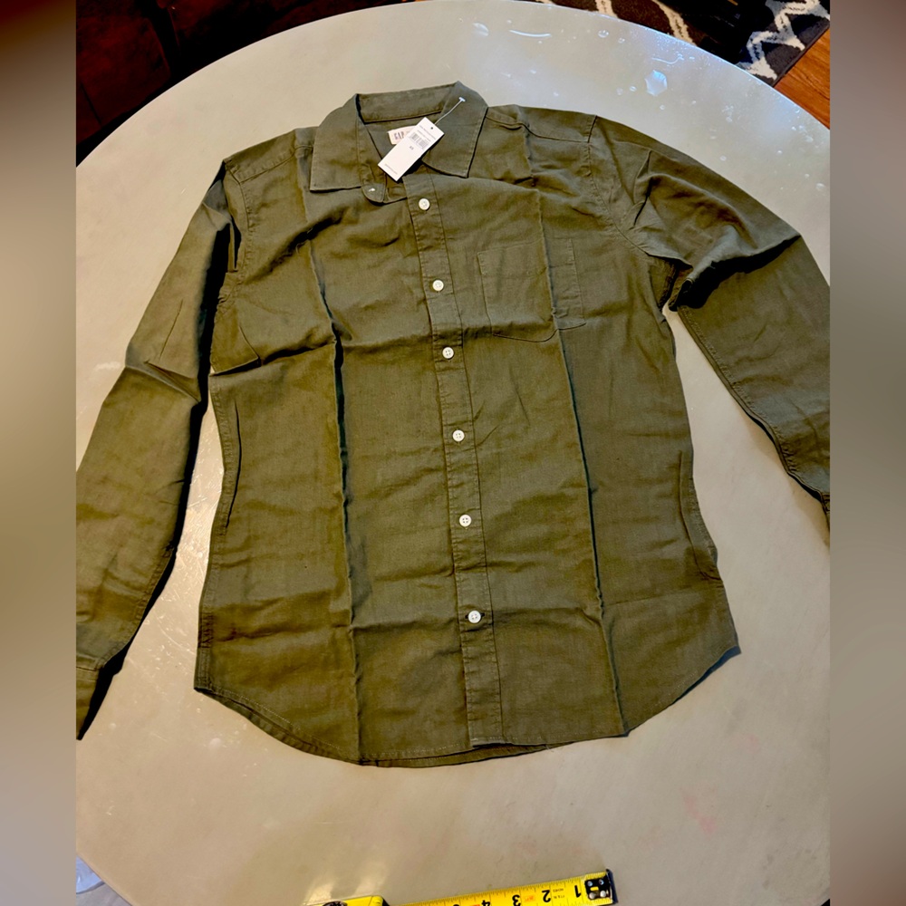 Men’s Gap Long Sleeve Button shirt